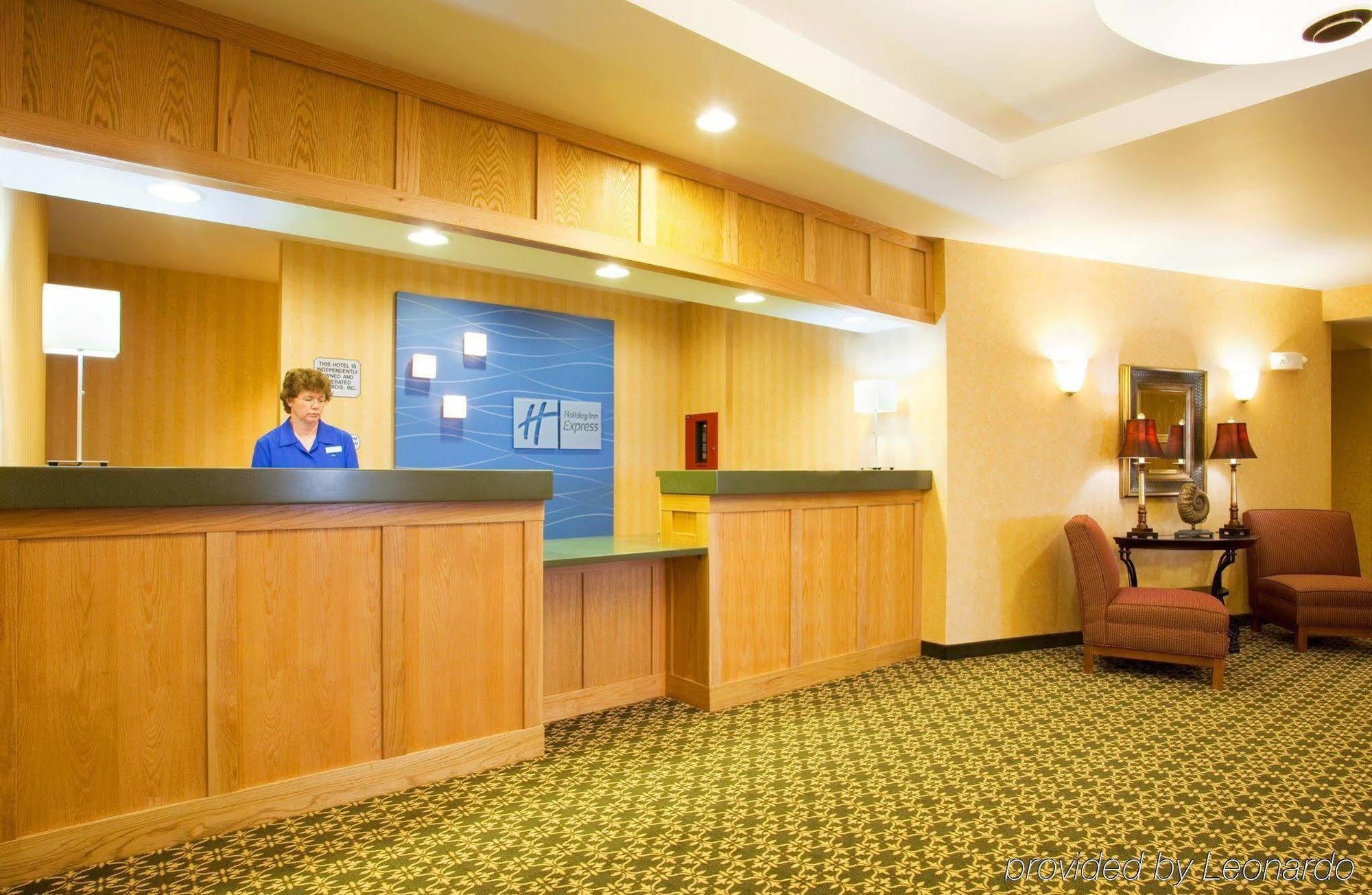 Holiday Inn Express & Suites Iron Mountain, An Ihg Hotel Interno foto
